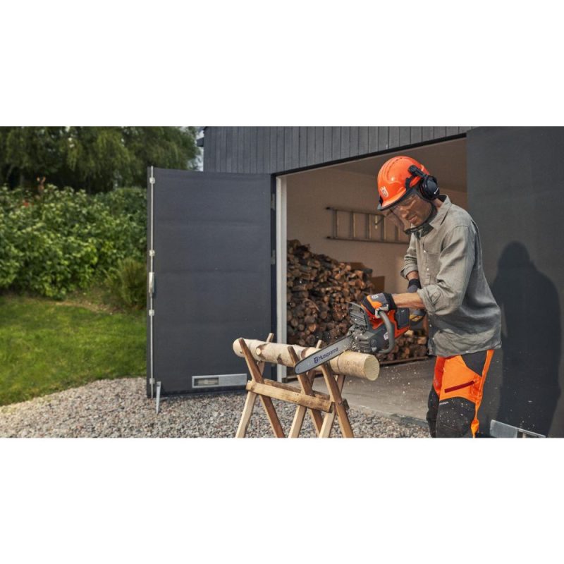 ⁦מסור שרשרת נטען HUSQVARNA 225i-כולל סוללה 4.0ah ומטען⁩ – תמונה ⁦2⁩